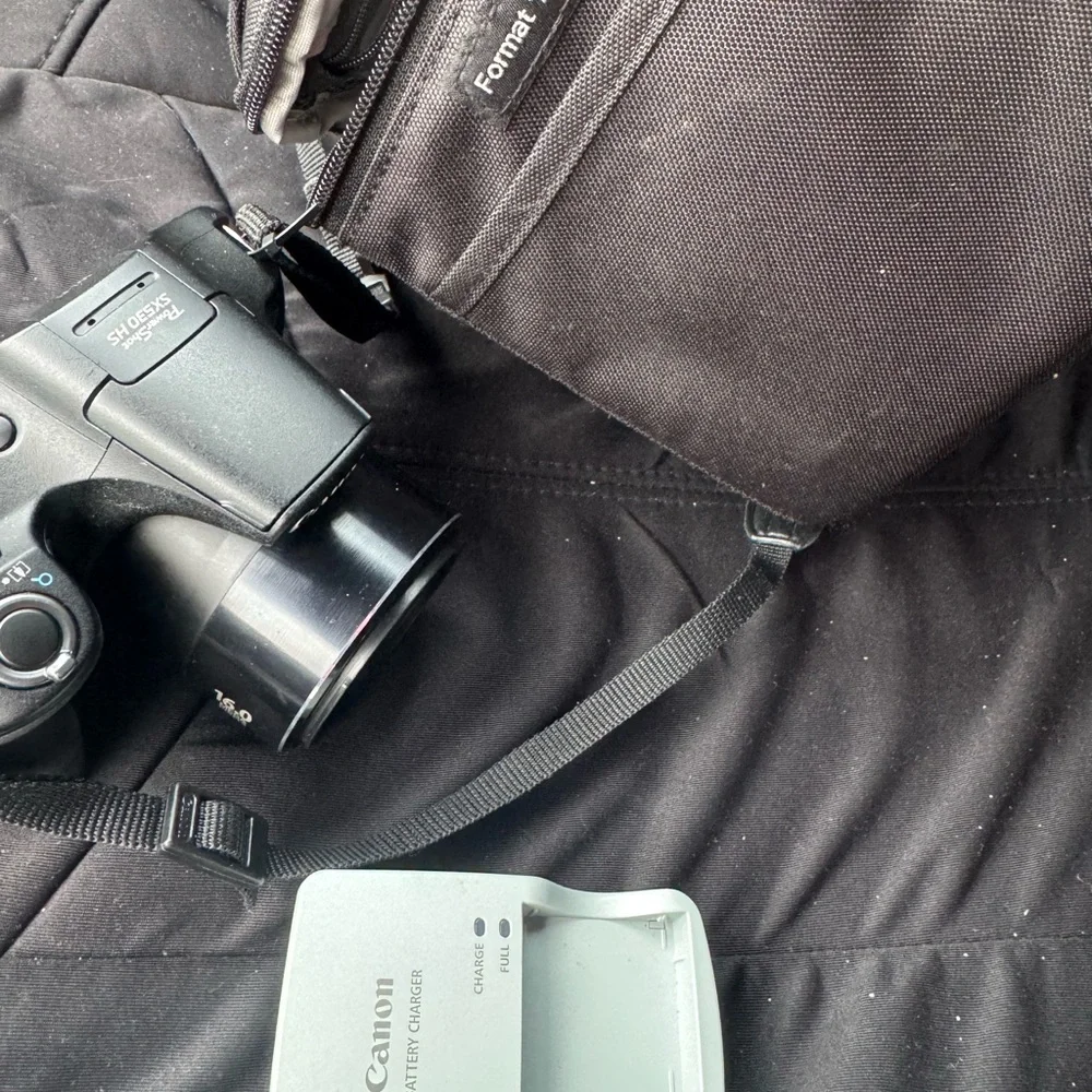 Canon Black Digital Camera with Wi-Fi
